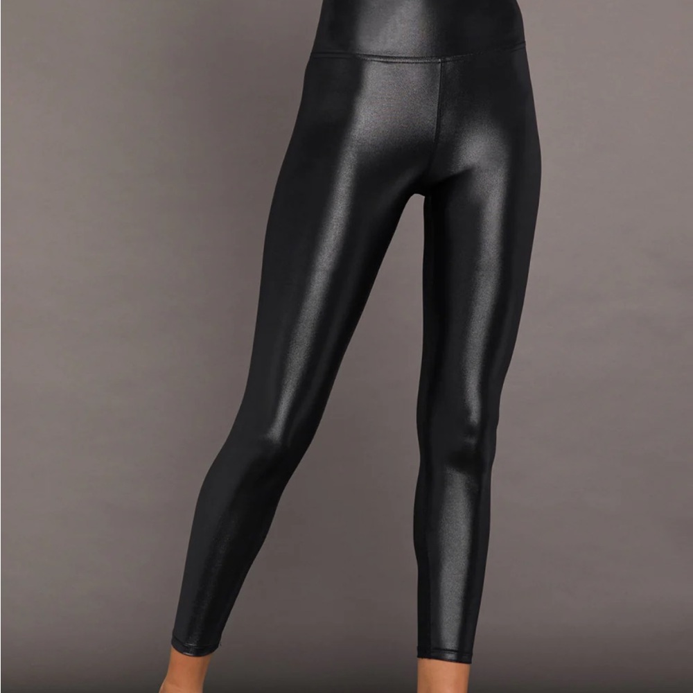 Carbon38 the High Rise 7/8 Legging in Black Takara Shine size small